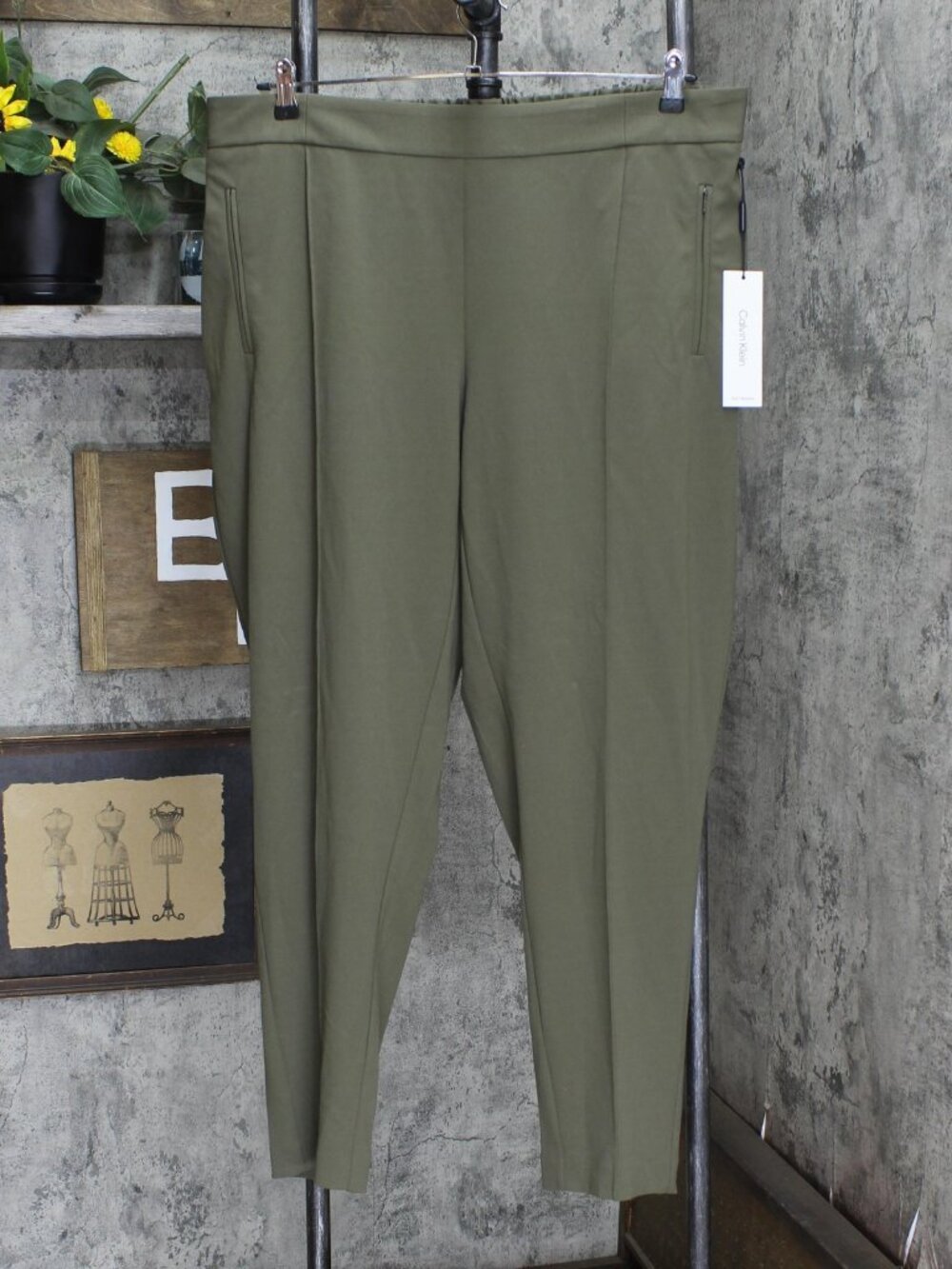 Calvin Klein Plus Mid Rise Pull On Slim Leg Pants X28Pc533 18W 22W Sz MID